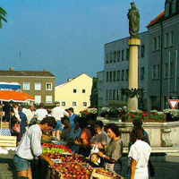 Der Marktplatz in Landau an der Isar