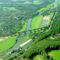 Die Ruhr mit Viadukt bei Witten