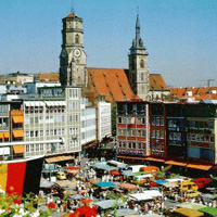 Marktplatz mit Stiftskirche in Stuttgart